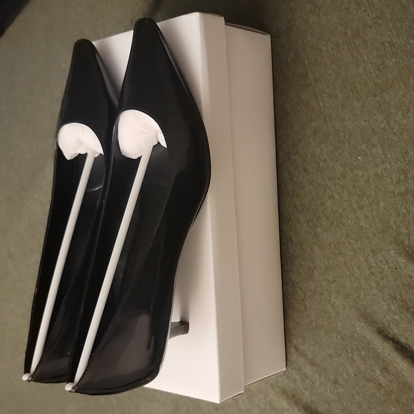 Calvin Klein size 9 black heels - Picture 2 of 5